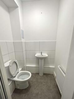 Cloakroom/wc