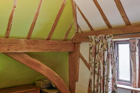 Silks Barn Ph18.jpg