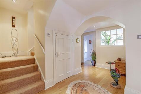 Entrance Hall-1.jpg