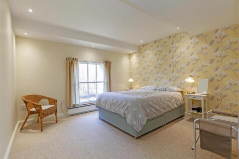 Bedroom 1-1.jpg