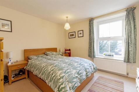 Bedroom 1-1.jpg