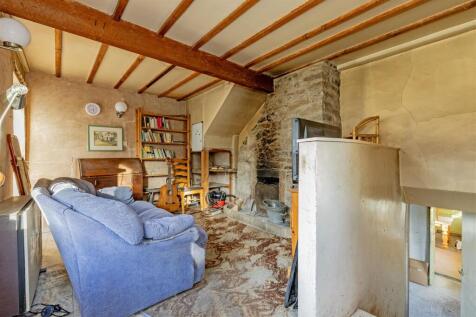 Reception Room-1.jpg