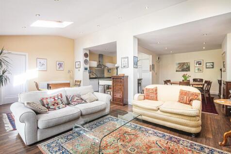 Dining kitchen overall