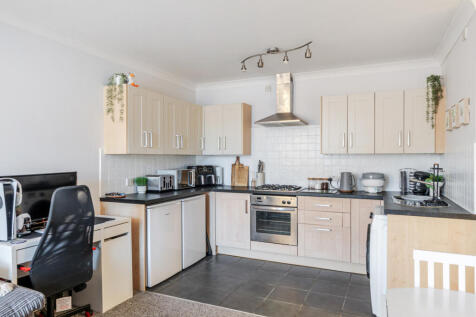 1385622-6-692872d...