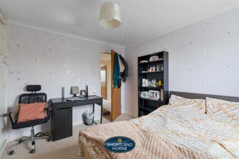 120 De Montfort Way WM (6 of 16).jpg