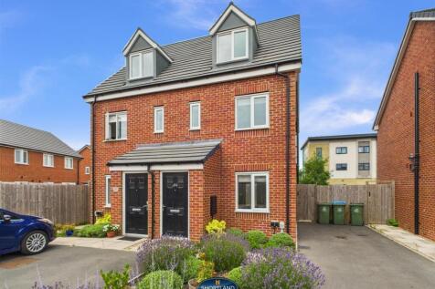 Dennis Davison Place, Banner Brook Park, Coventry