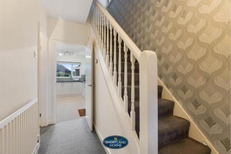 71 Arnold Ave (5 of 24).jpg