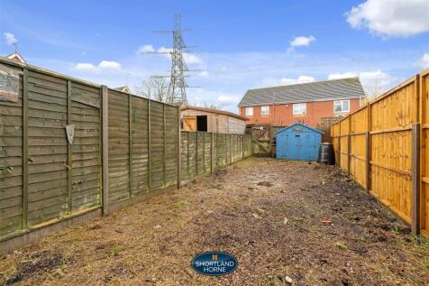 13 Lymington Drive (14 of 17).jpg