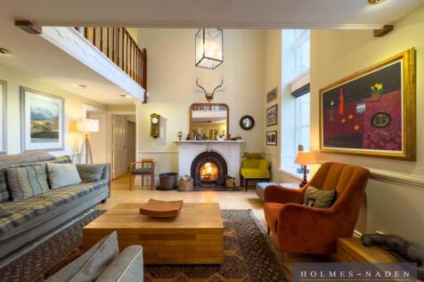 Entrance-Living Hall.jpg