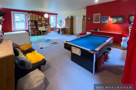 Bedroom 7-Games-Playroom.jpg