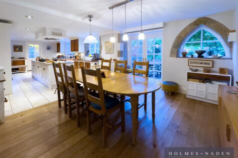 Kitchen Dining Room 2.jpg