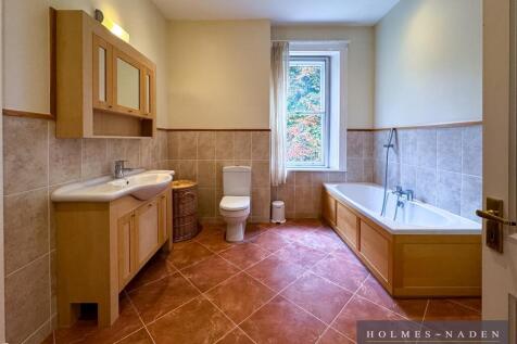 En Suite Jack and Jill Bathroom.jpg