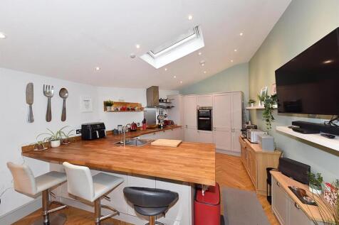 OPEN PLAN FAMILY ROOM/DINING KITCHEN