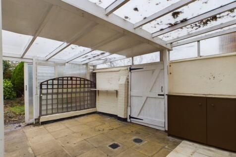 Covered seating area