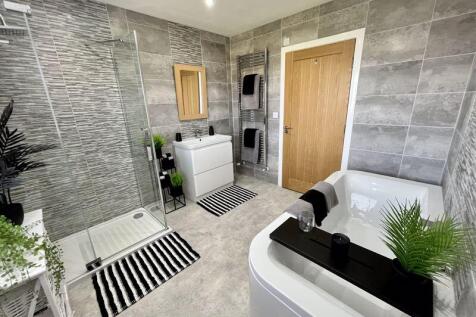 Bath &amp; Shower Room