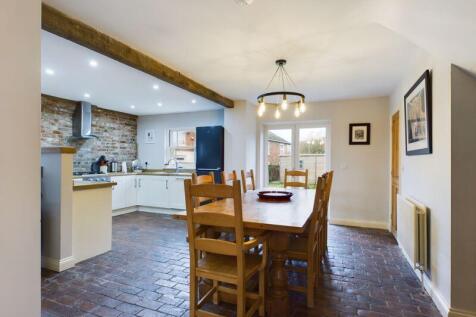 Dining kitchen
