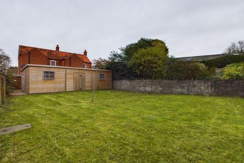 Rear garden/workshop
