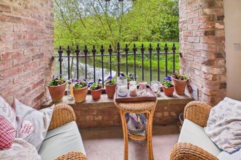 Lounge Balcony