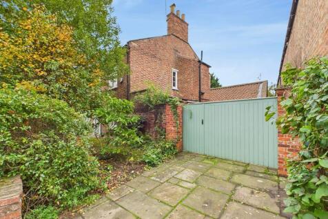 Drive &amp; Vehicle Gates