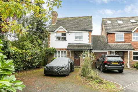 3 bedroom end of terrace house for sale in Park Road, Egham, Surrey, TW20