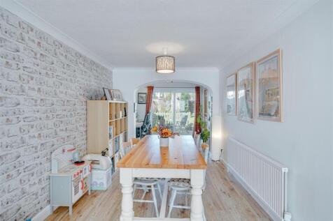 Heath House, Centre Drive, Newmarket--19.jpg