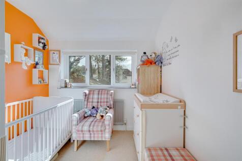 Heath House, Centre Drive, Newmarket--21.jpg