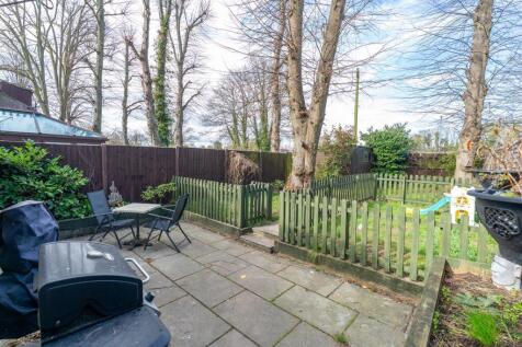 Heath House, Centre Drive, Newmarket-02840.jpg