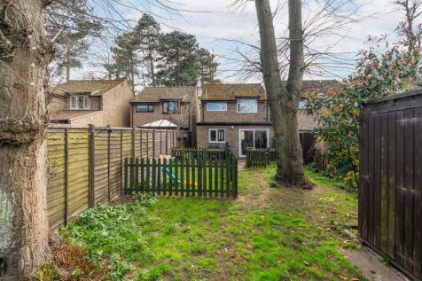 Heath House, Centre Drive, Newmarket--9.jpg