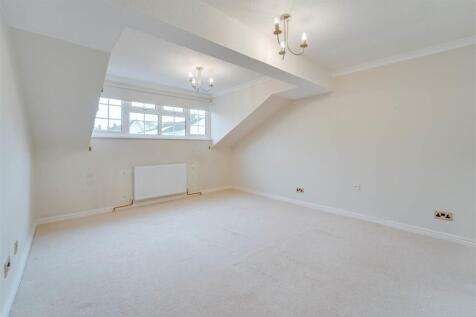 Santis House, 24 Tithe Cl, Gazeley-26.jpg