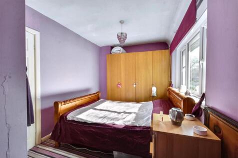 Bedroom 1_2.jpeg
