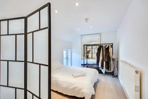 Bedroom 1_1.jpeg