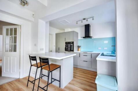 Kitchen_1.jpeg