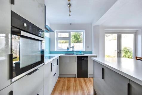 Kitchen_2.jpeg