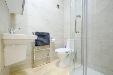 Bedroom 2 Ensuite.jpeg