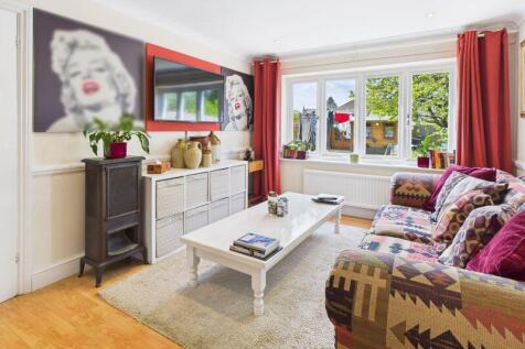 DINING ROOM/FAMILY ROOM