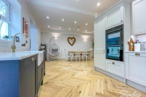 KITCHEN DINING