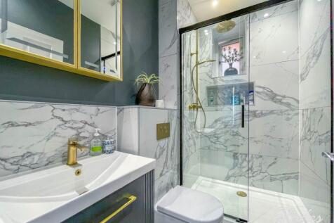 EN SUITE (2)