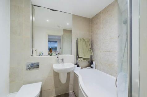 4 parkers bathroom m