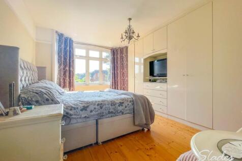 59 howard master bed