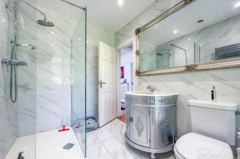 59 howard bathroom 2