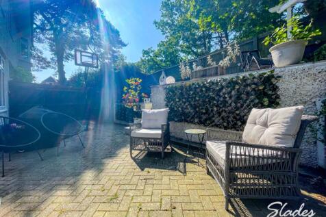 59 howard patio area