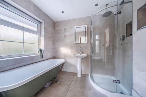 Shower &amp; Bathroom