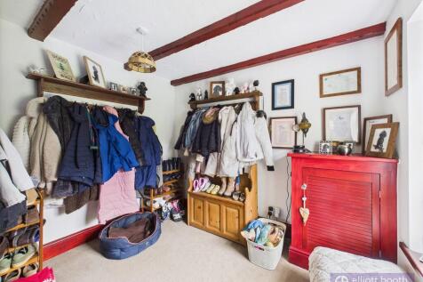 Cloakroom/Bedroom...