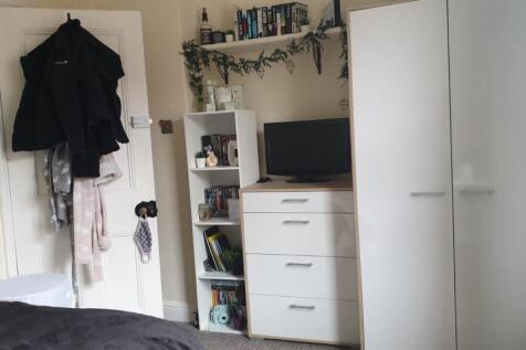 55 Cranwell Street - Bedroom(4).jpeg