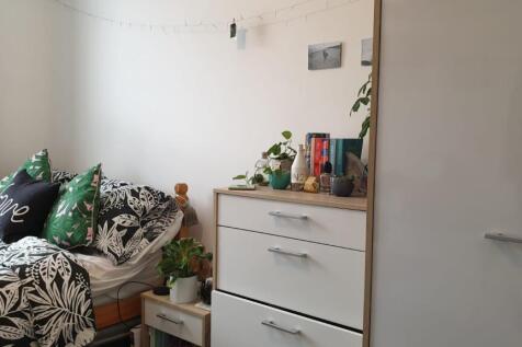 55 Cranwell Street - Bedroom 5.jpeg