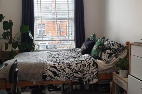 55 Cranwell Street - Bedroom(5).jpeg