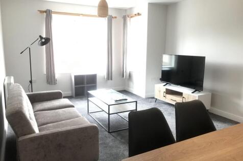 111 Riverside Drive - Living Room (2).jpg