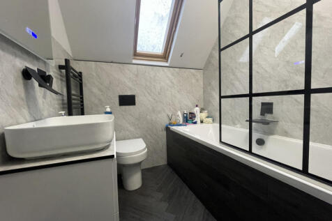 En-suite bathroom