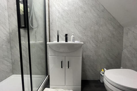 En-suite bathroom