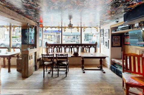 Irish-Bar-Dining-Room.jpg